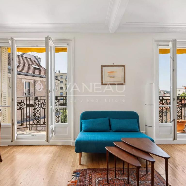 En étage avec ascenseur, vue dégagée et soleil