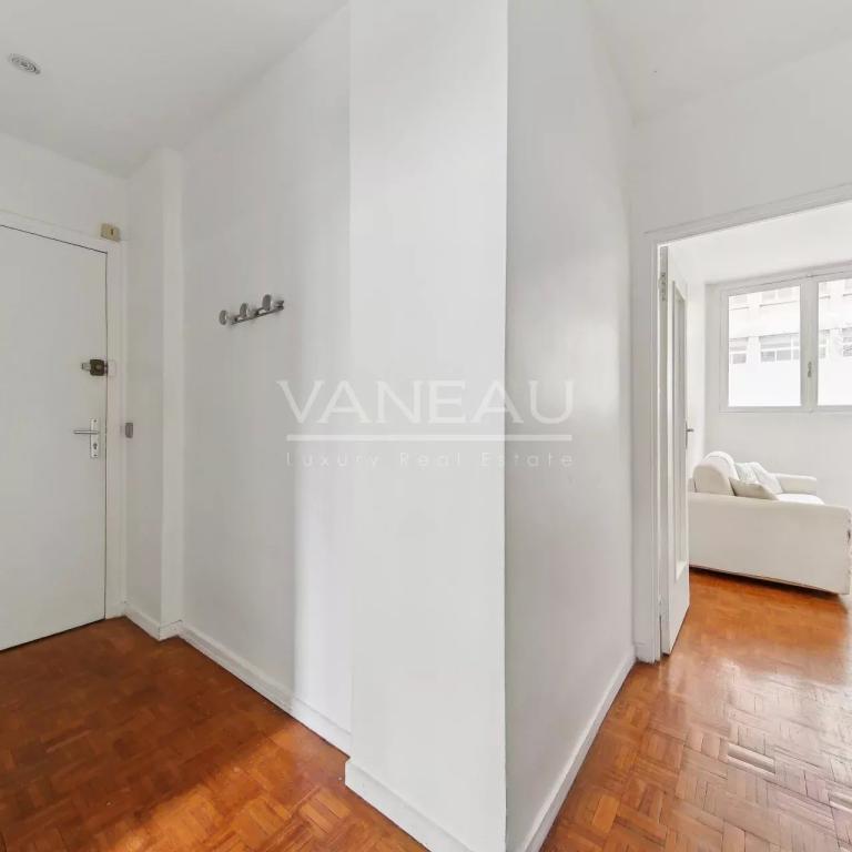 Métro Commerce - Deux pièces