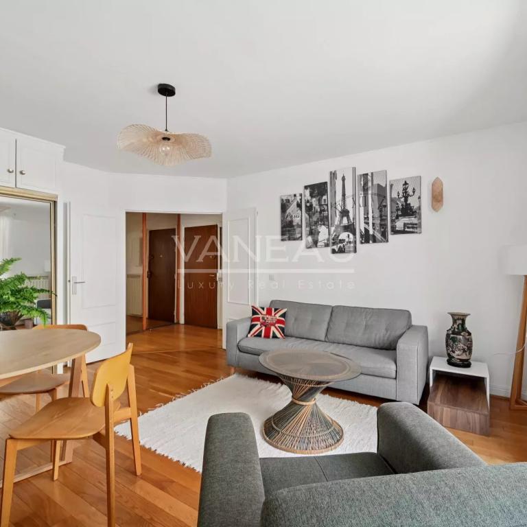 Paris XV - Volontaires / Pasteur : Appartement trois pièces avec