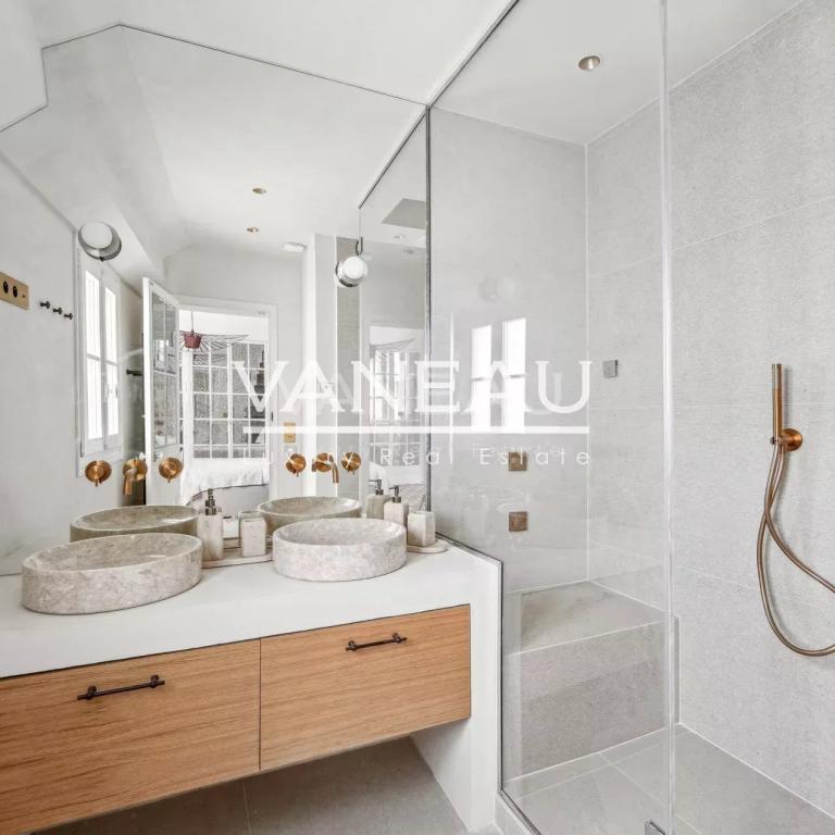 Paris VIe - Odéon - Luxueux pied-à-terre intégralement rénové au