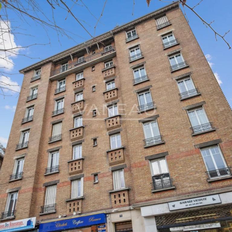 MEUDON - EN ETAGE - ASCENSEUR - VUE DEGAGEE