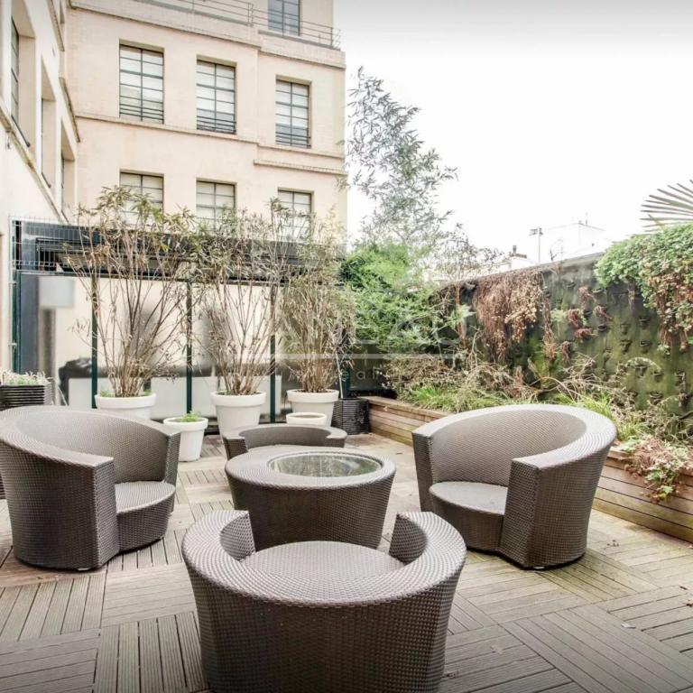 Paris VIII - Bel appartement avec  terrasse