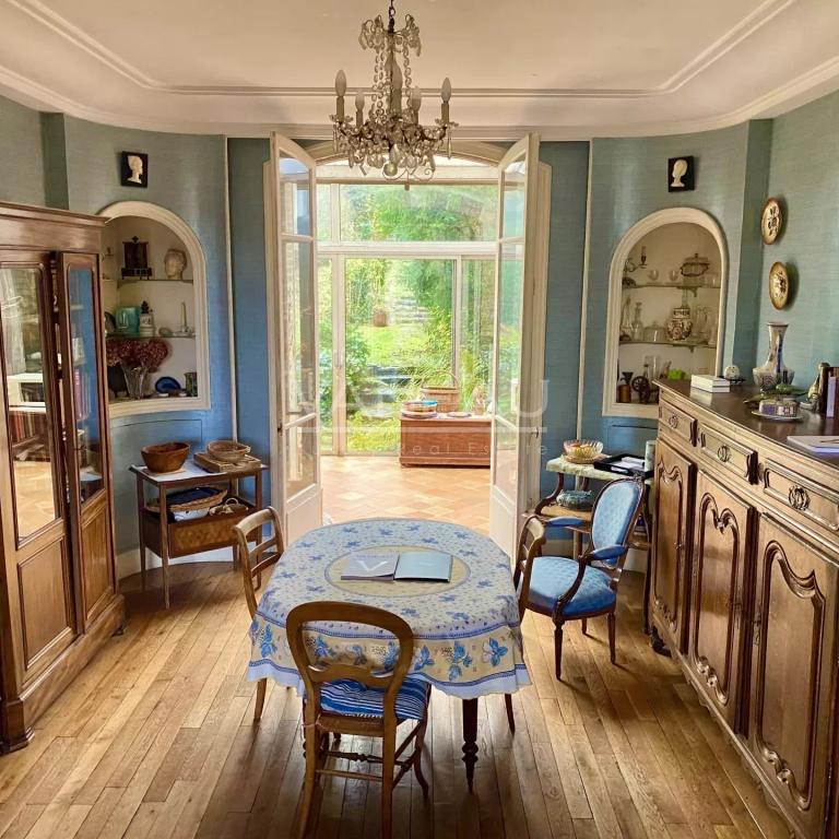 Sèvres - Quartier Brancas, rive droite - Maison meulière classée