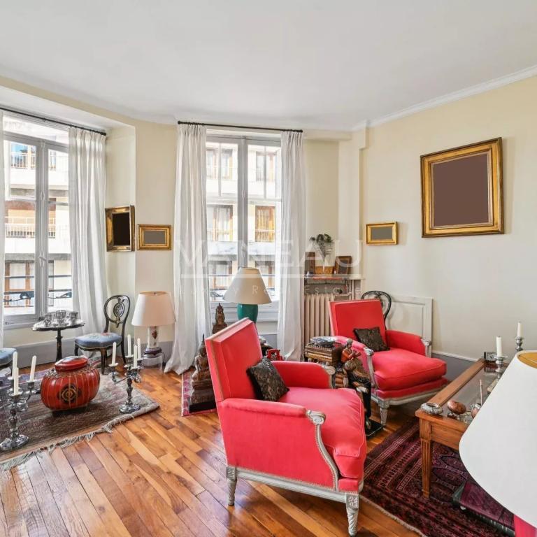 Paris XVIe - Place de Mexico - Appartement en étage élevé