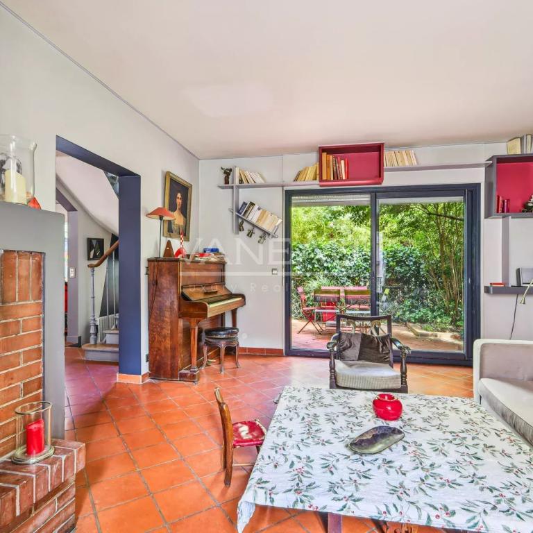 Villa privée, maison familiale avec extérieur