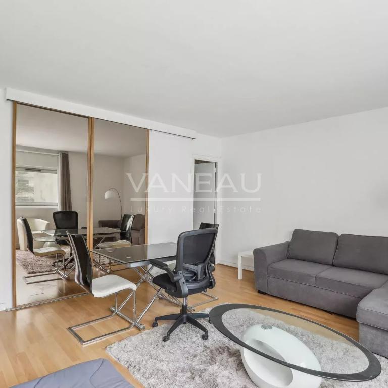 Paris XVIe - Place Victor Hugo - Studio sur jardin