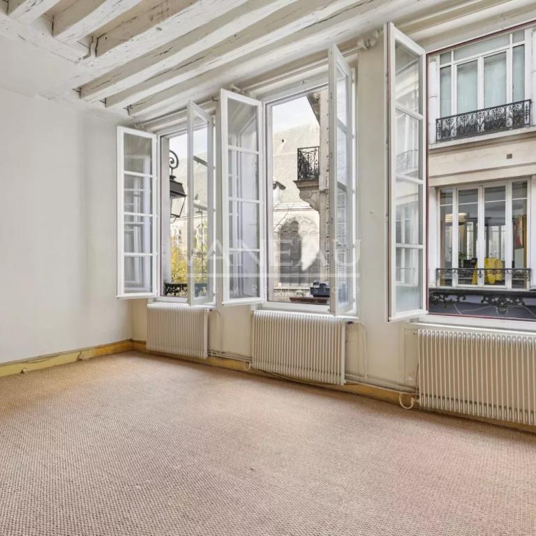 Arts et Métiers - Bel ancien à rénover - 2 chambres