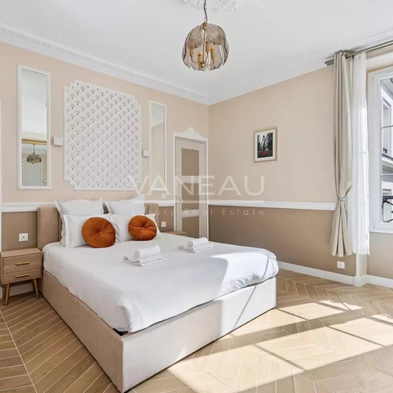 Paris IXe - Un écrin lumineux rénové en 2025 - DPE D -