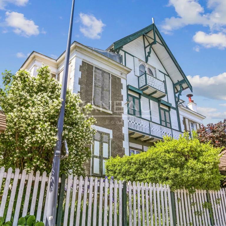 Meudon Bellevue Jardin du Potager Maison de style Anglo-Normand