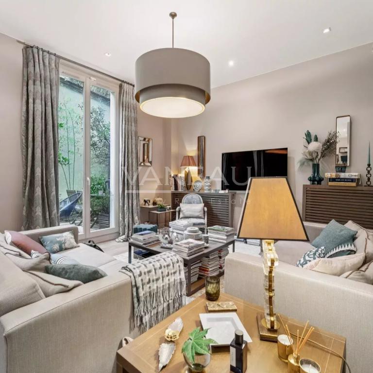 PARIS XVI-FOCH-appartement rénové sur patio