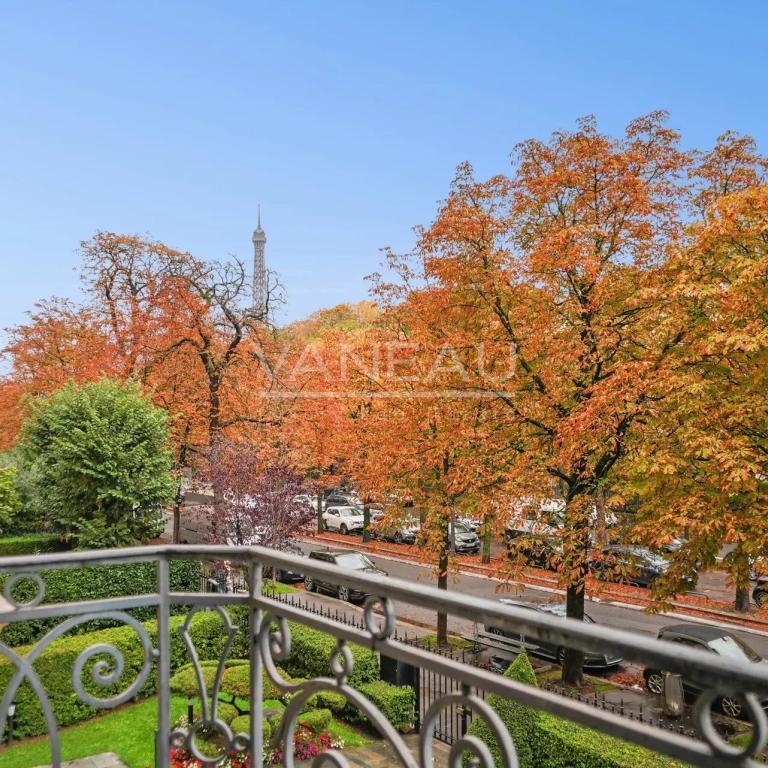 Paris XVIe - Trocadéro.