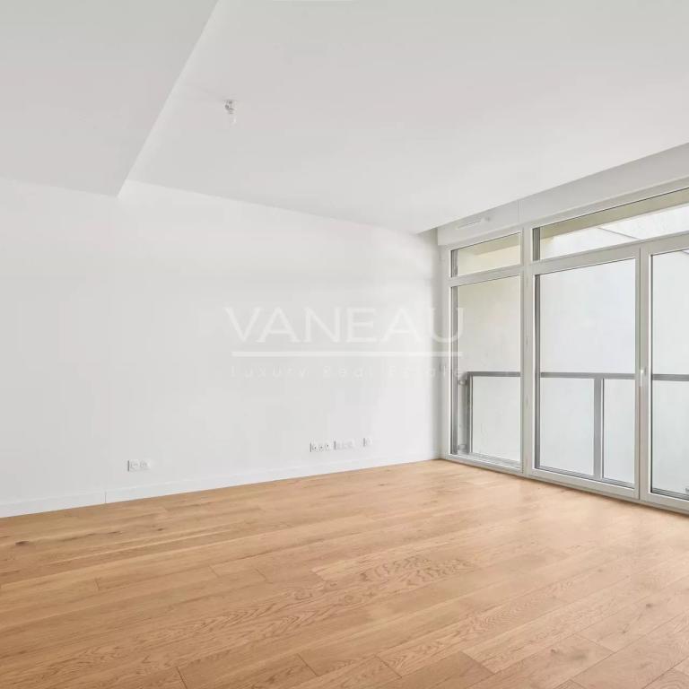 Issy-les-Moulineaux - Deux pièces rénové DPE C