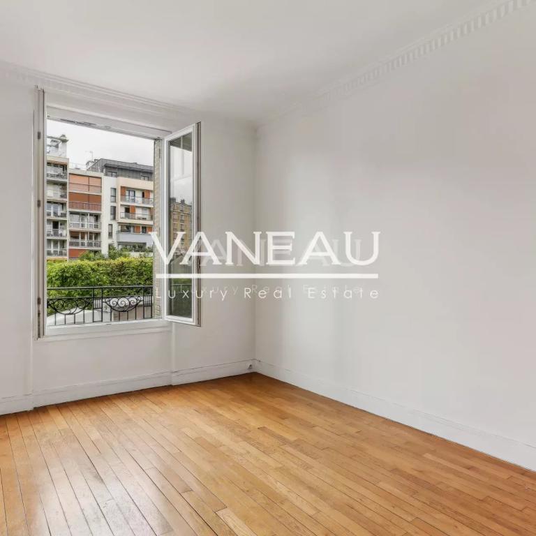 En étage avec ascenseur et sans vis à vis