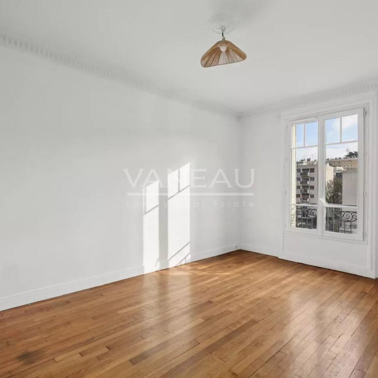 MEUDON - EN ETAGE AVEC ASCENSEUR ET SANS VIS A VIS