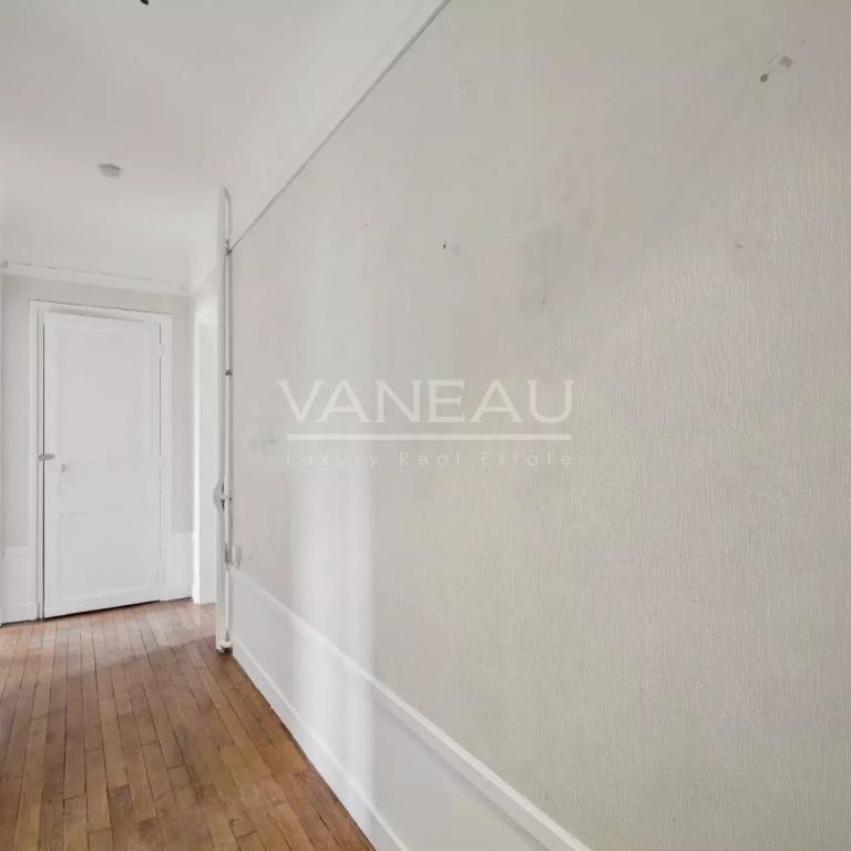 En étage avec ascenseur et sans vis à vis