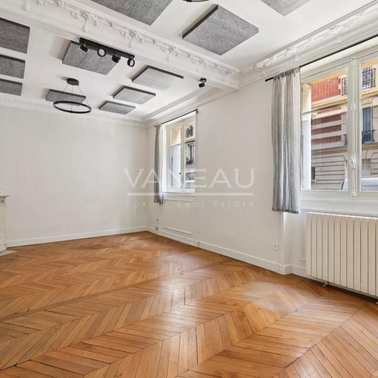 Paris XVe - Necker : Appartement 3 pièces en rez-de chaussée - H