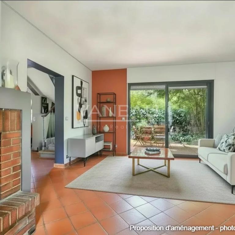 Villa privée, maison familiale avec extérieur