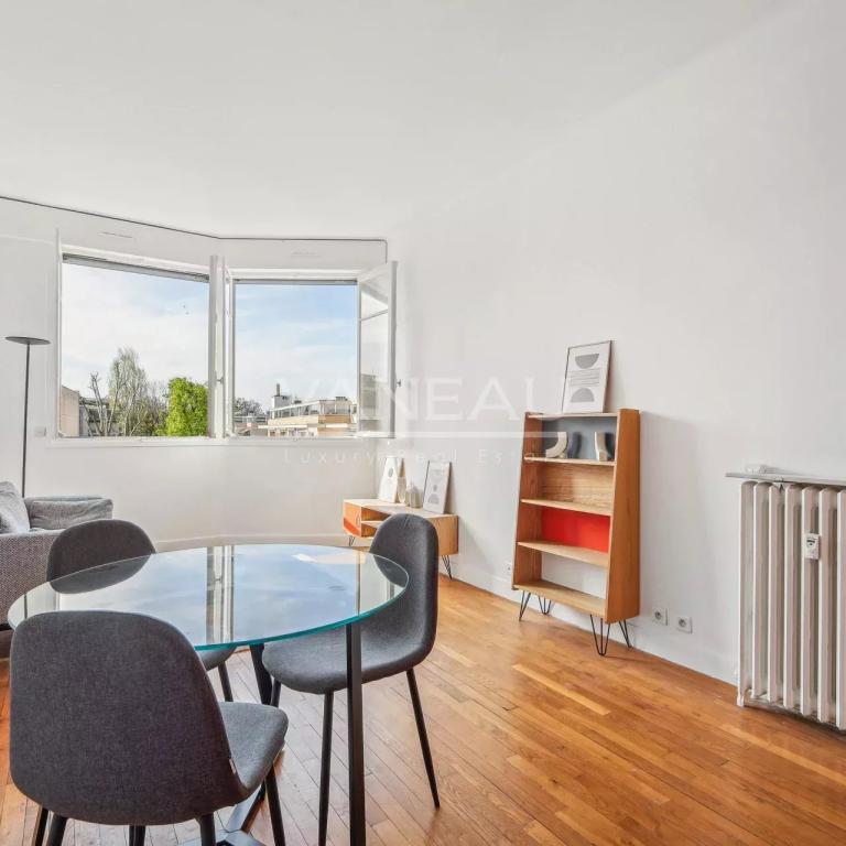 Charme de l'ancien - Deux pièces en étage