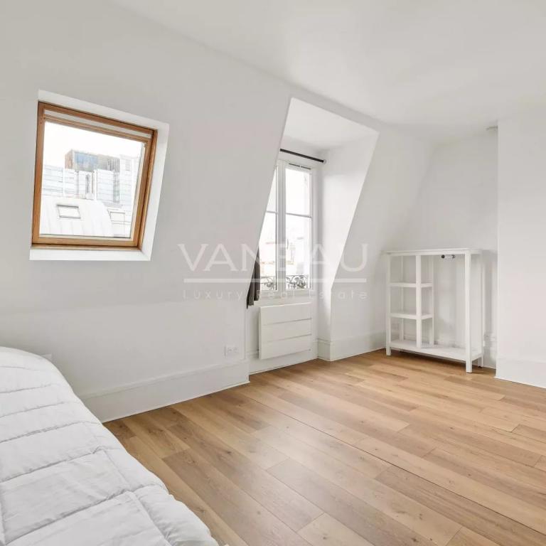 Paris XVe - Sèvres Lecourbe : Studio en étage élevé (DPE facilem