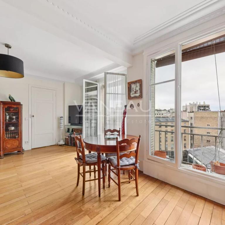 PARIS XVe : Cambronne / Champs de Mars - Appartement 2 /3 pièces