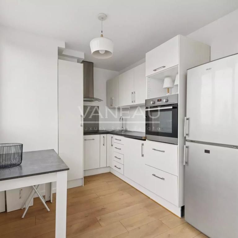 PARIS V - Appartement 2 pièces vue dégagée