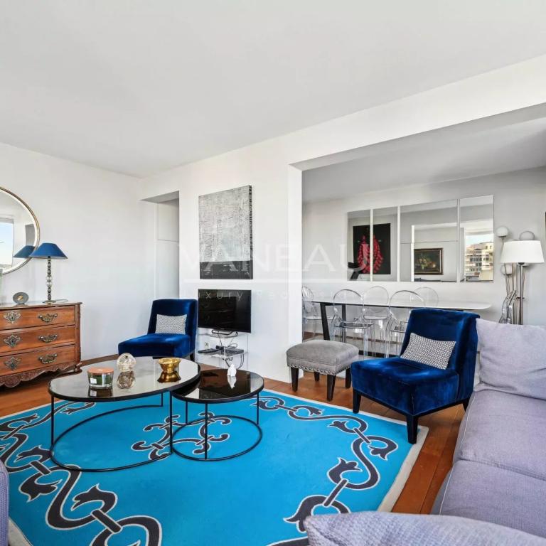 Paris XVe - Charles Michels - Vue Seine et Tour Eiffel