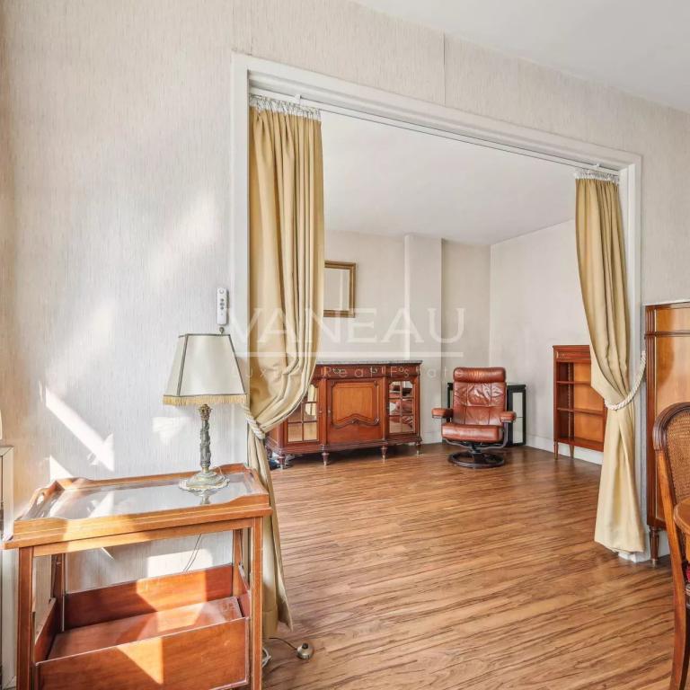 Paris XVe - Appartement quatre pièces avec loggia
