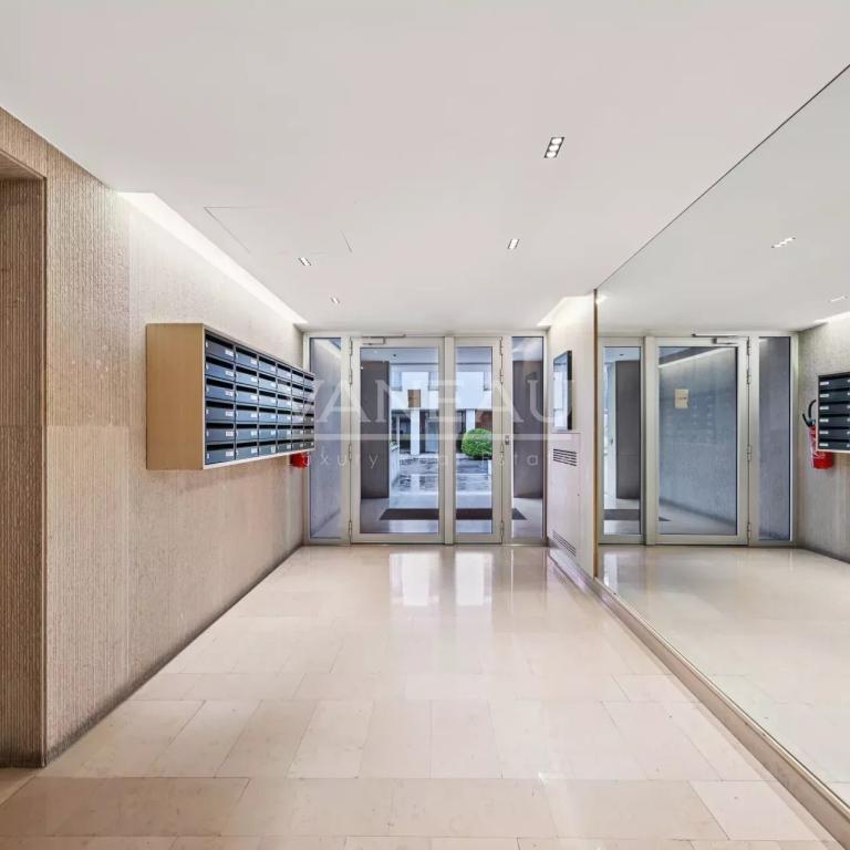 PARIS XVe : Pasteur / Gare Montparnasse - trois pièces calme et 