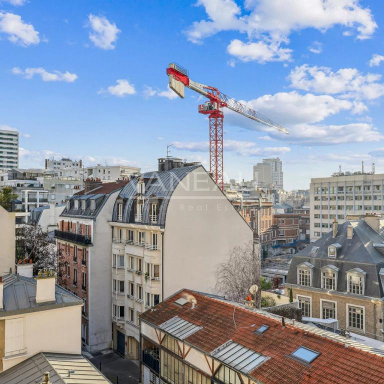 PARIS XVe : Pasteur / Gare Montparnasse - trois pièces calme et 