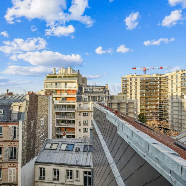 PARIS XVe : Pasteur / Gare Montparnasse - trois pièces calme et 