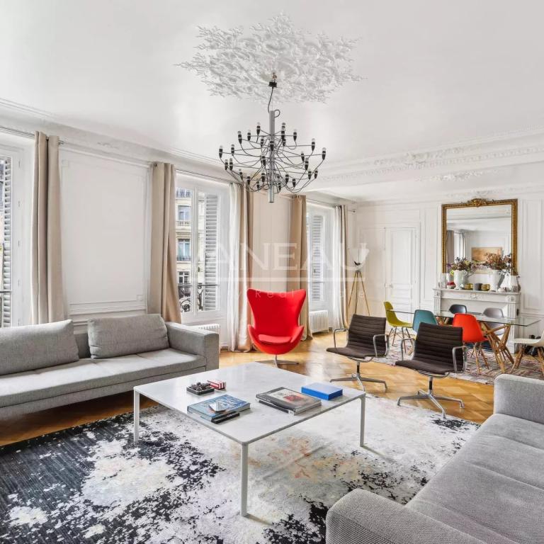 APPARTEMENT FAMILIAL ET DE RECEPTION