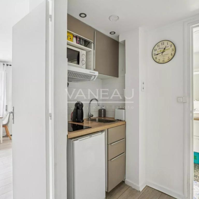 Studio au calme, au pied de Montmartre -