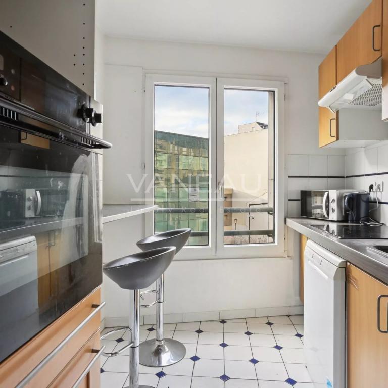 Boulogne - En étage avec ascenseur, balcon, cave et parking