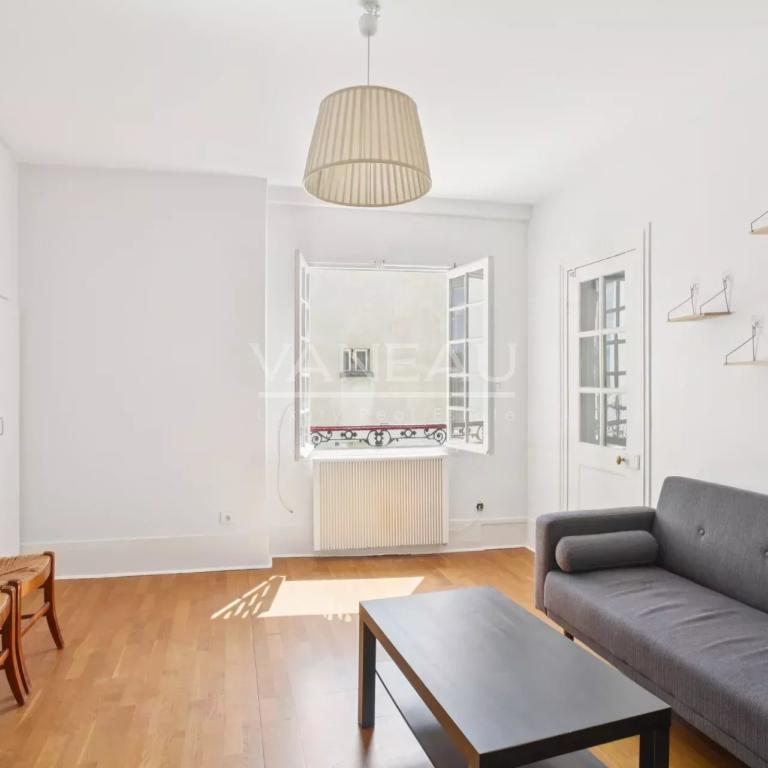 PARIS 7 - Le Bon Marché - dernier étage - une chambre