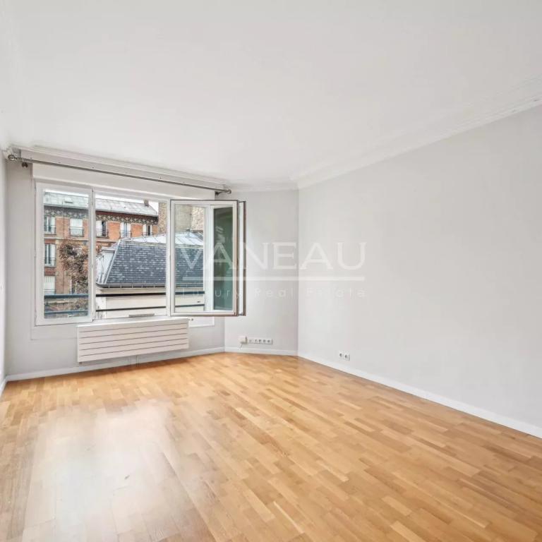 PARIS 16ème - Rue BOILEAU - Bel Appartement calme et lumineux