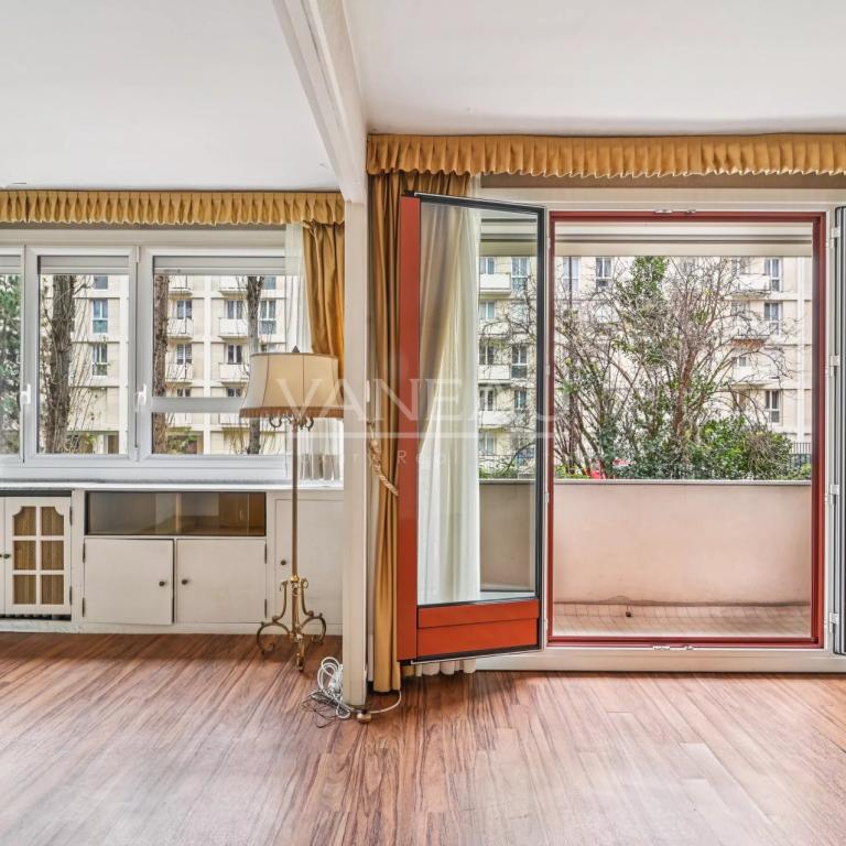Paris XVe - Appartement quatre pièces avec loggia