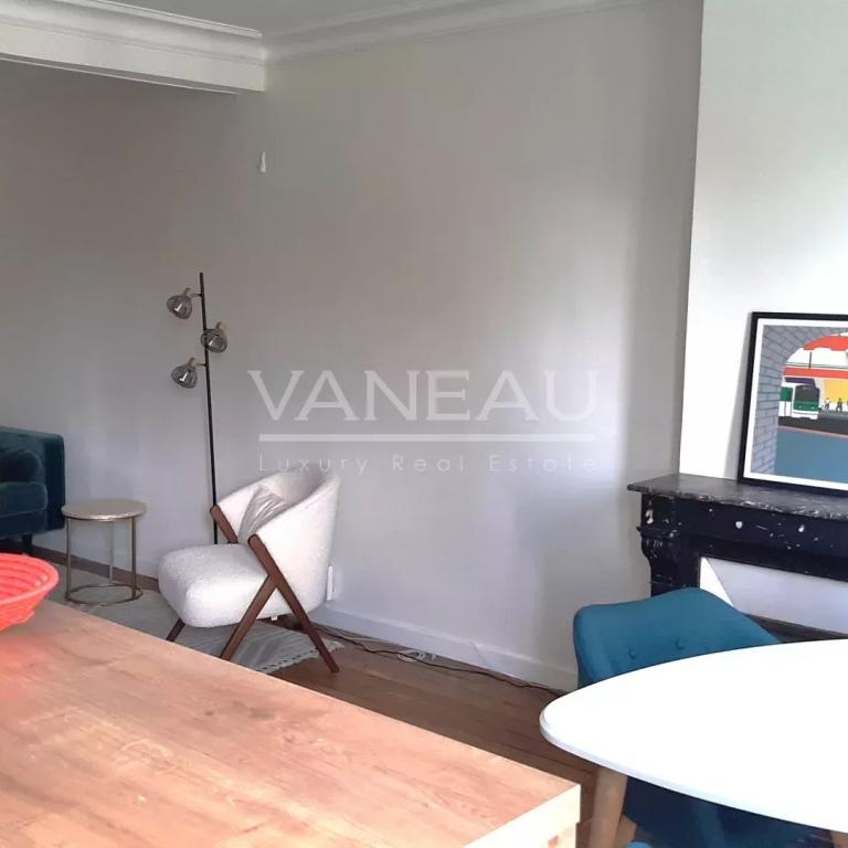 RUE DE VAUGIRARD - MEUBLÉ