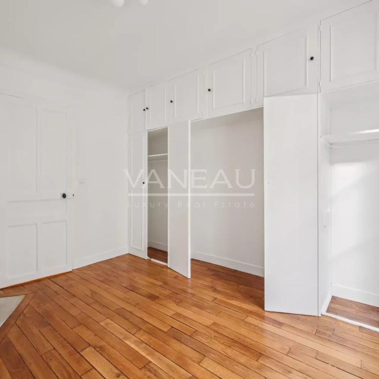 Boulogne - En étage avec ascenseur - Charme de l'ancien