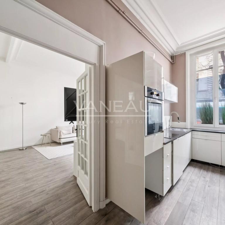 Paris XVIe Trocadéro Grand Studio de 44 m2 loi Carrez