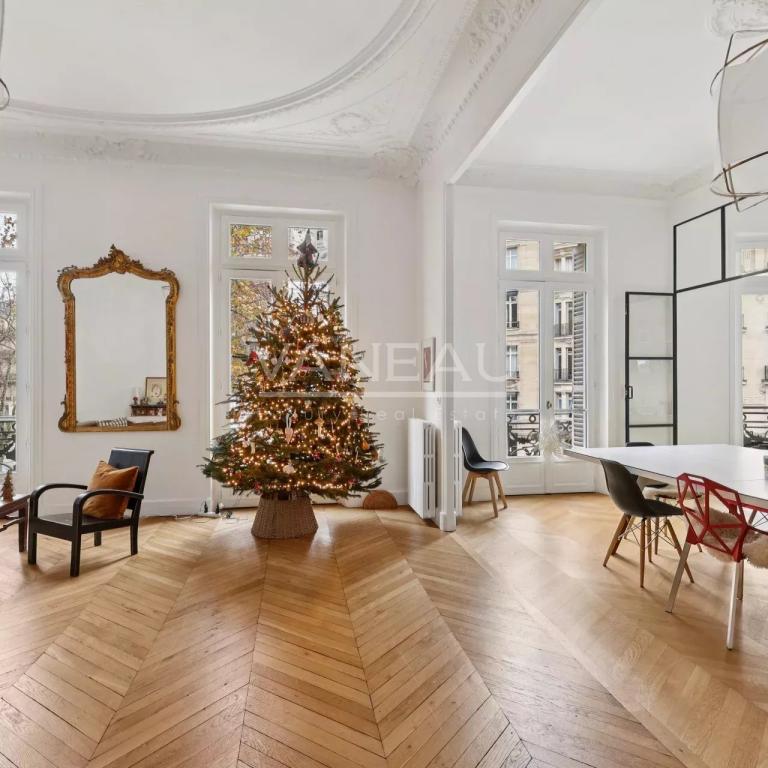 PARIS VIII - SAINT PHILIPPE DU ROULE