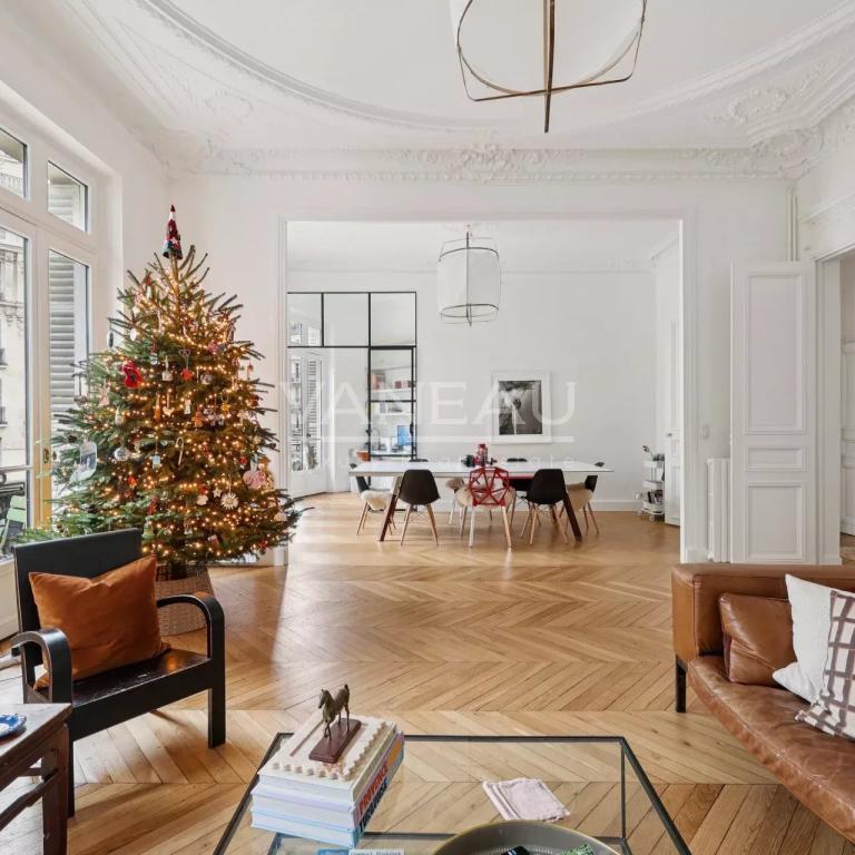 PARIS VIII - SAINT PHILIPPE DU ROULE