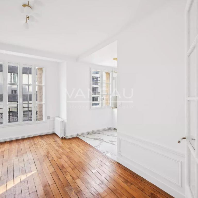 Boulogne - En étage avec ascenseur - Charme de l'ancien