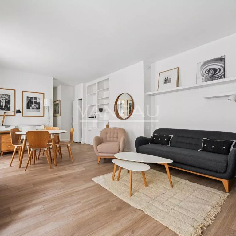 PARIS XVIe - Charmant deux pièces clés en main.