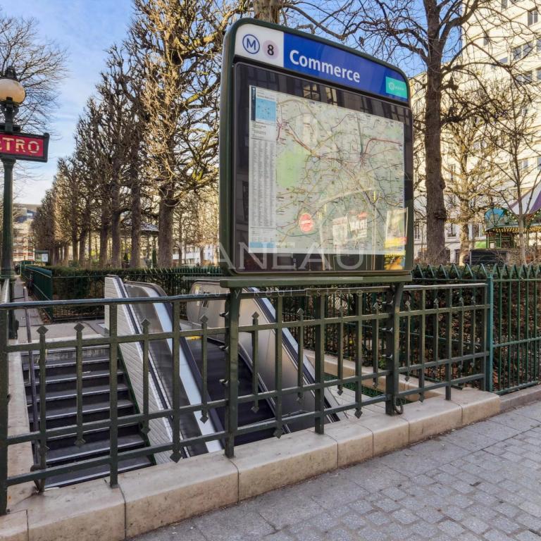 Paris 15e Commerce / Félix Faure - 2 pièces clé en main