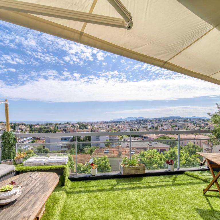 A VENDRE ROOFTOP CENTRE VILLE VUE MER