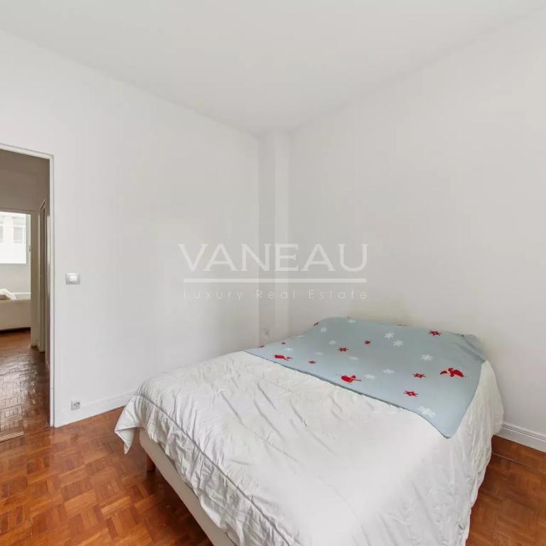 Métro Commerce - Deux pièces