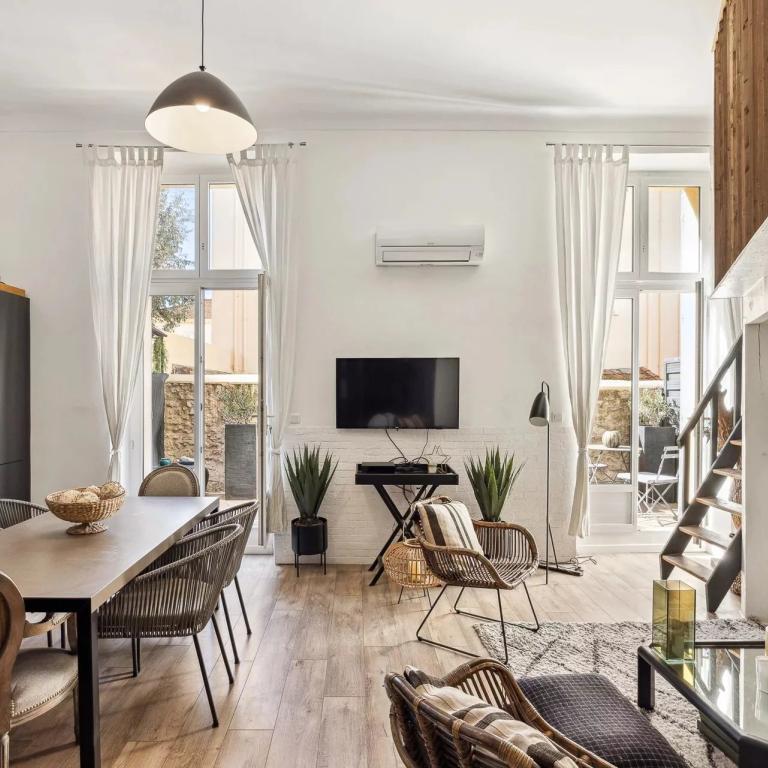 CANNES CENTRE - APPARTEMENT LOFT 3 PIECES À VENDRE