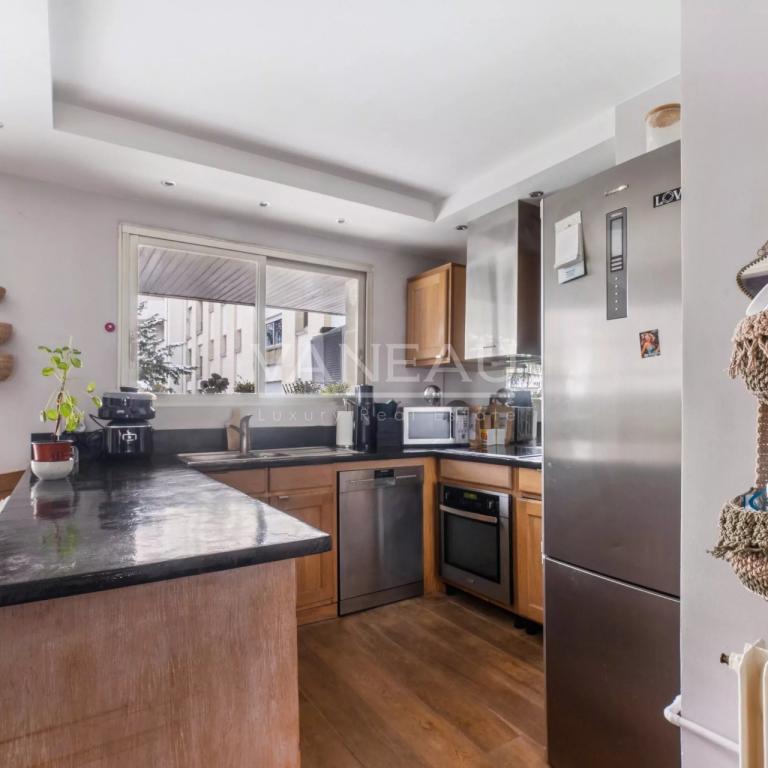 Boulogne. Terrasse et balcon.