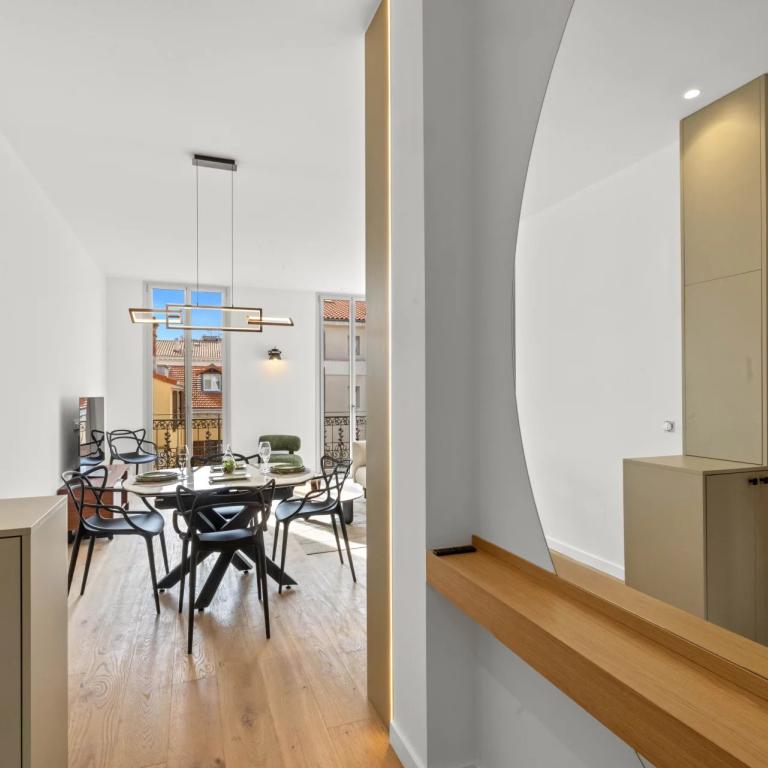 Appartement 4 pièces entièrement rénové à vendre - Cannes Banane