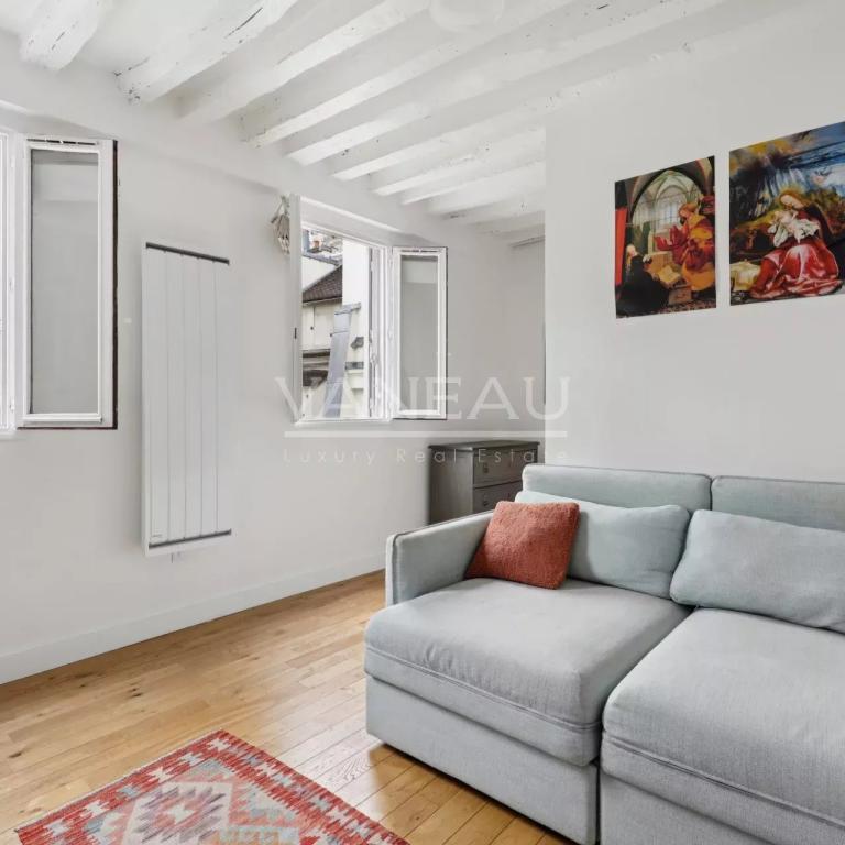 Paris 4e - Places des Vosges - Charmant studio ensoleillé et cal